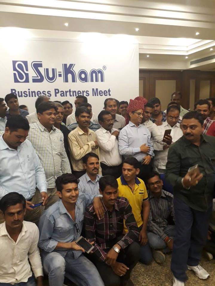 Dealers and channel partners at a Su-Kam Business Partners Meet