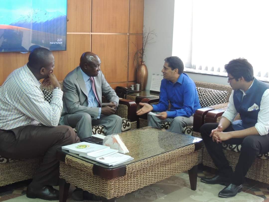 Kunwer Sachdev in an export meeting with an African delegation